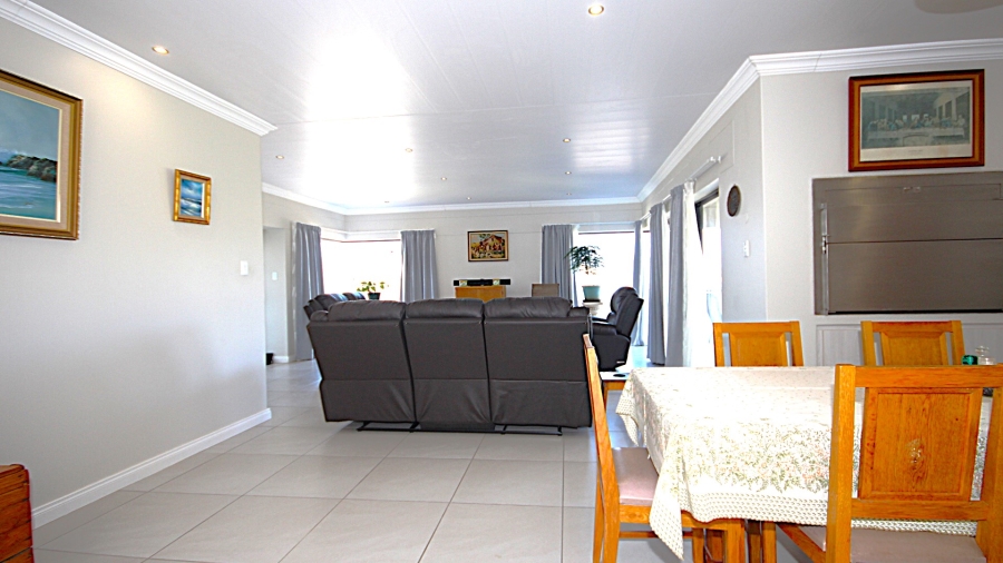 4 Bedroom Property for Sale in Monte Christo Western Cape